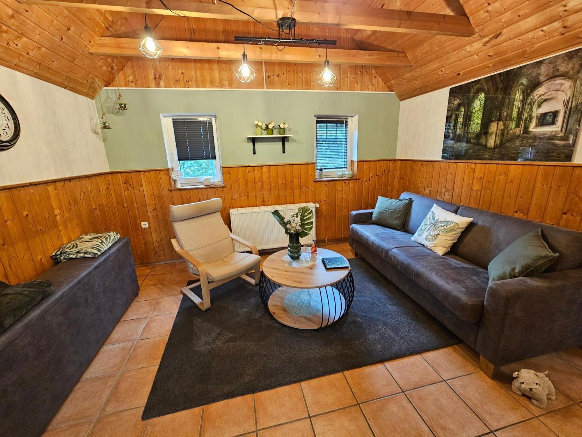 Kleines Ferienhaus Luettje Backhuus 35516 Uplengen エクステリア 写真