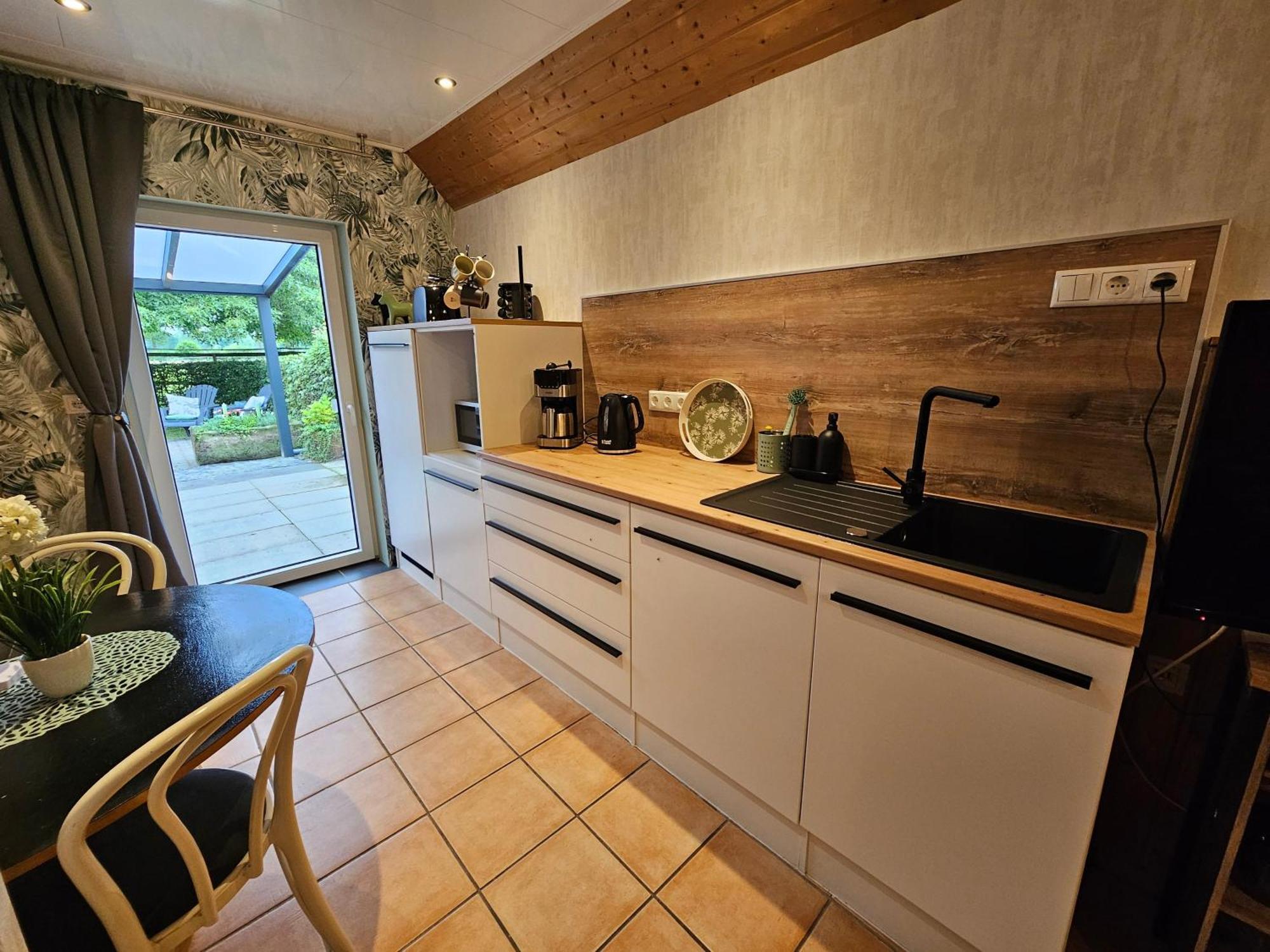 Kleines Ferienhaus Luettje Backhuus 35516 Uplengen エクステリア 写真
