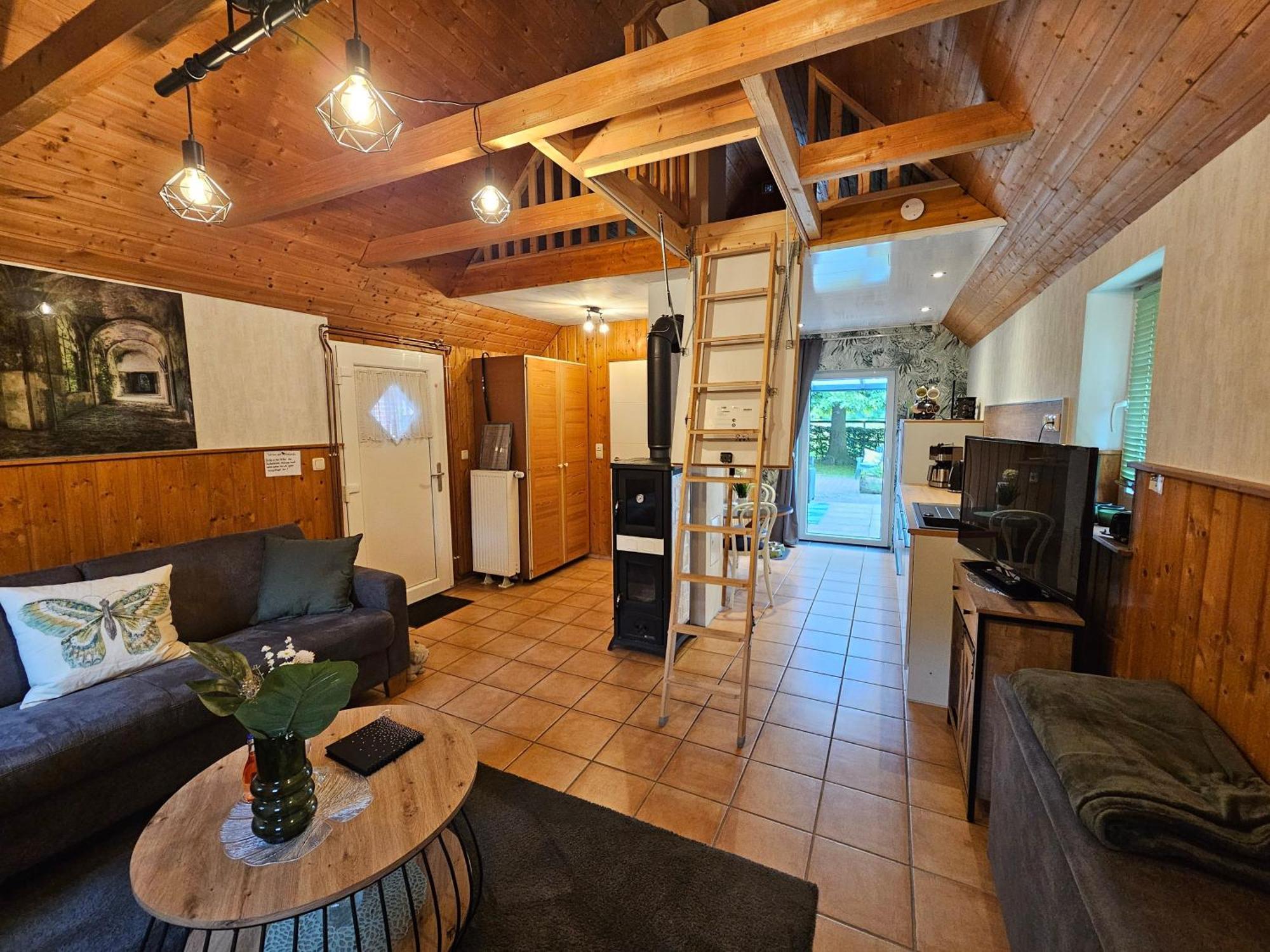 Kleines Ferienhaus Luettje Backhuus 35516 Uplengen エクステリア 写真