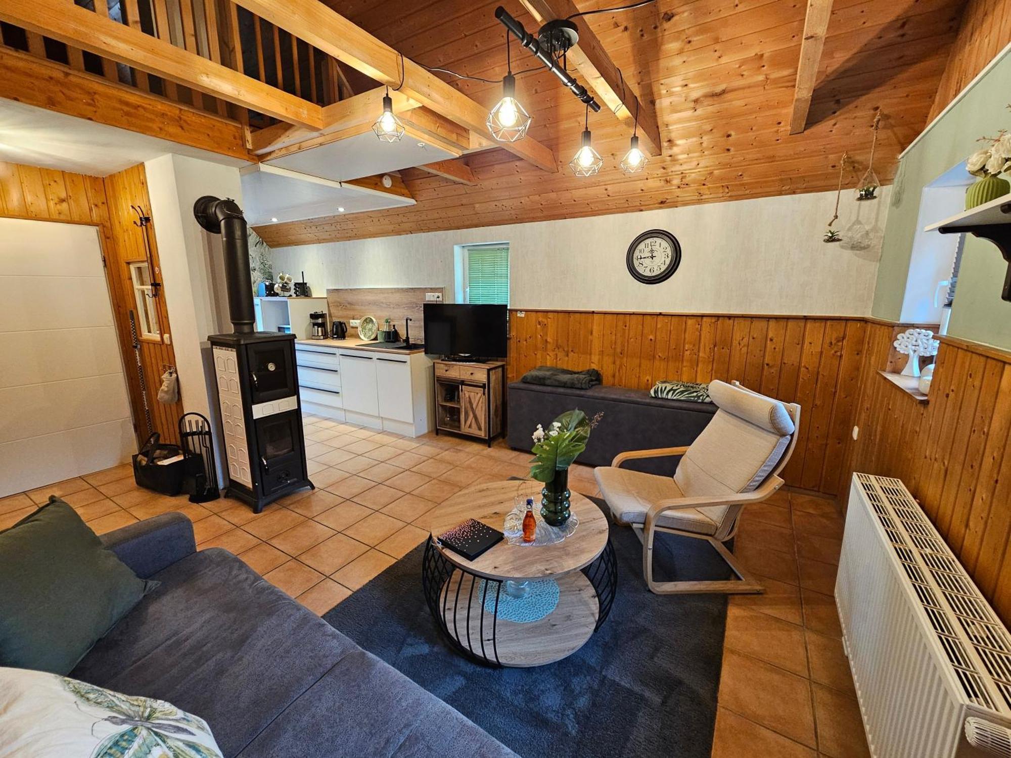 Kleines Ferienhaus Luettje Backhuus 35516 Uplengen エクステリア 写真
